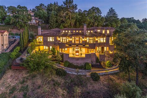 Steph Curry's East Bay estate is back on the market with lower price