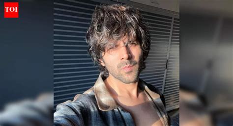 Kartik Aaryan turns ‘Ati Sun-dar’ in his latest sun-kissed pic | Hindi ...