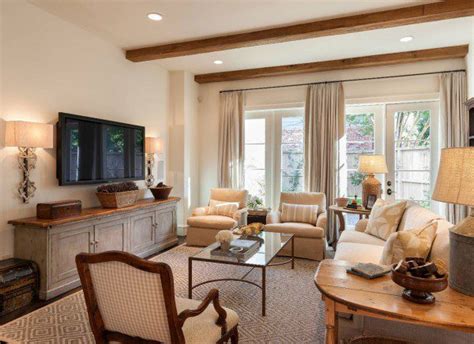 TV On Wall in Gym 的图像结果