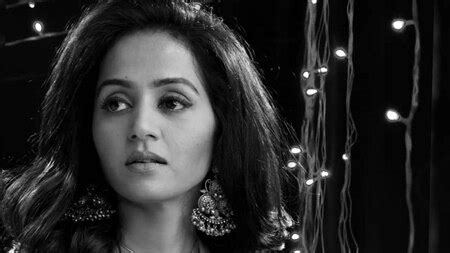 Meet Bhamini Oza, beautiful wife of 'Scam 1992' actor Pratik Gandhi who ...