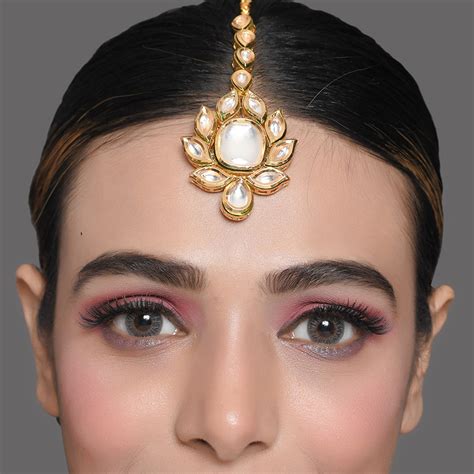 Purchase Floral Mirror Stone Maang Tikka with Layered Petal Design