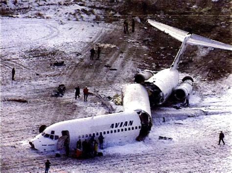 特内里费空难：荷兰美国飞机相撞，583人死亡，场面如灾难大片_腾讯新闻