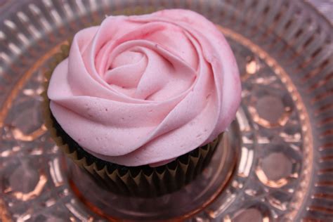 Iridescent Buttercream Tutorial 的图像结果