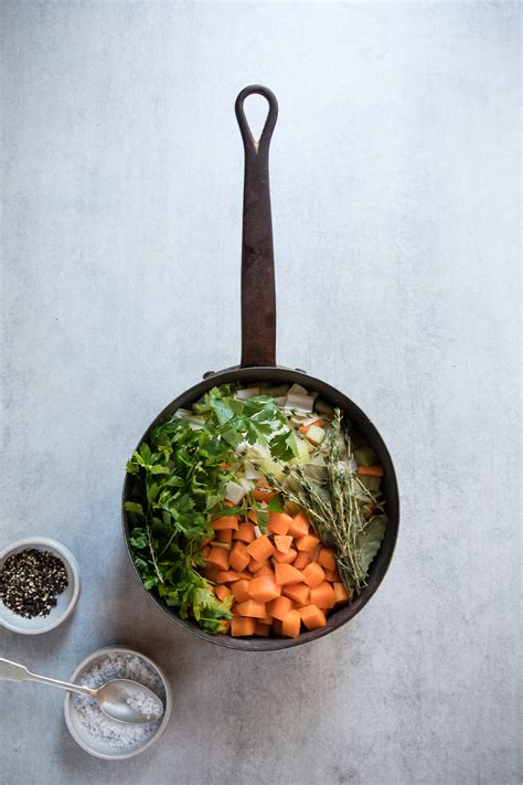 Tastiest Healing Chicken Bone Broth Recipe - Modern Food Stories