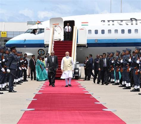 PM Narendra Modi visits bombed Sri Lanka church, signs visitors' book ...
