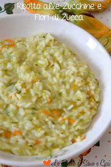 risotto con zucchine e fiori di zucca risotto alle zucchine e fiori di zucca risotto con zucchine e fiori di zucca risotto alle zucchine e fiori di zucca
