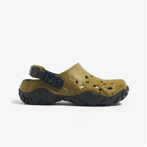 Buy Aloe Mlti ROA X Atatlas Clog Crocs for Men Online | Superkicks