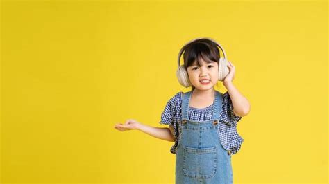 Kids Sound in Background 的图像结果