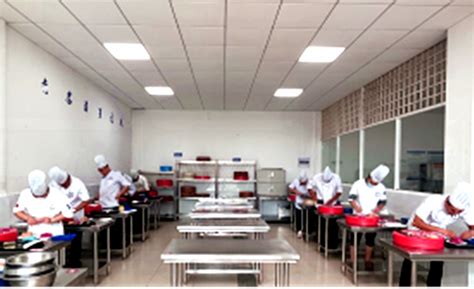 舟山航海学校成功承办2022 年 “舟创未来”中式烹调师技能精英大赛（定海赛区）预选赛