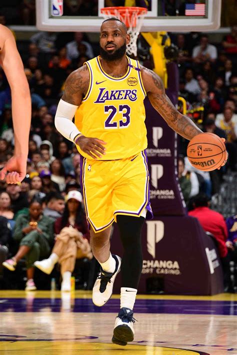 LeBron James Caught on Hot Mic Recounting Heated Incident with Stephen ...