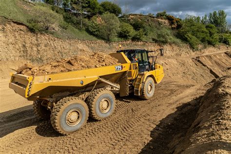 Cat 725 Articulated Haul Truck | Western States Cat
