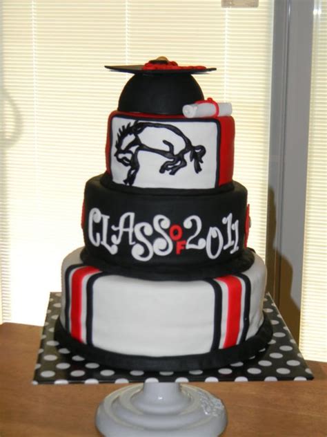 High School Graduation Cake - CakeCentral.com