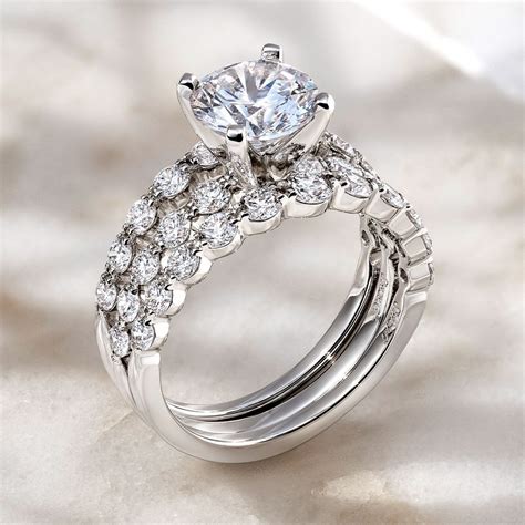 Round-cut Engagement Ring & Matching Wedding Band in 18k Gold with ...