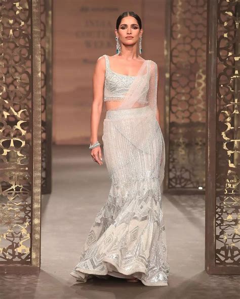 Beauty queens epitomize Indian craftsmanship at its best in India ...