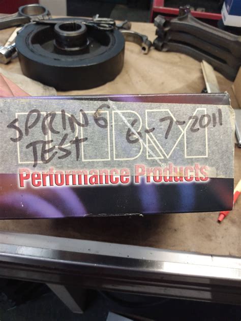 How Do You Check the Spring Rate of a Chevy Valve Spring 的图像结果