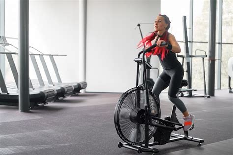 Cycling Exercise Woman 的图像结果