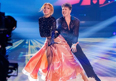 Boris Beckers Tochter gewinnt „Let’s Dance“ 2023 - UnserTirol24