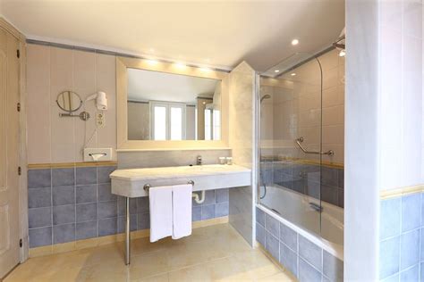 Iberostar Waves Malaga Playa Rooms: Pictures & Reviews - Tripadvisor