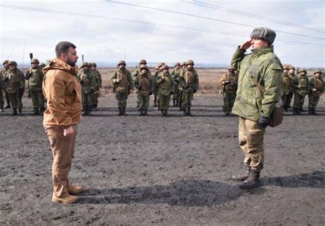 乌克兰军队开赴边境地区，要与俄罗斯一较高下？|乌克兰|俄罗斯|军队_新浪新闻