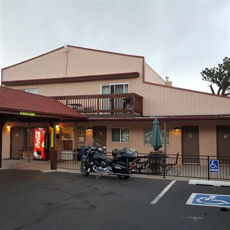 KINNIKINNIK MOTOR LODGE (Estes Park) - Hotel Reviews, Photos, Rate ...