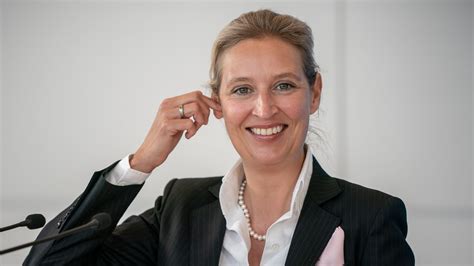 Alice Weidels Partnerin, wer ist Sarah Bossard? Erfahren Sie mehr über ...