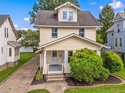 39 25th St NW, Barberton, OH 44203 | MLS# 4134645 | Redfin