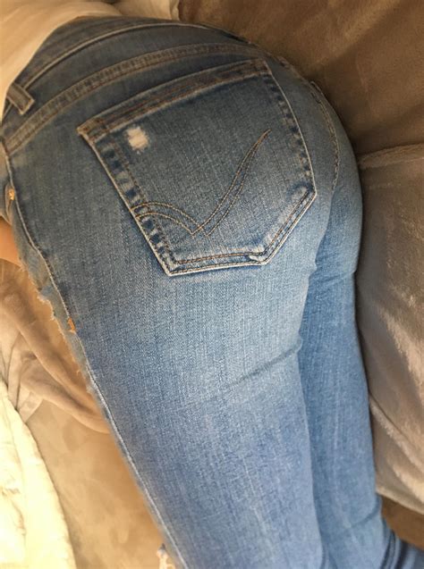 Sexy peach in denim🍑 : r/SexyButNotNude