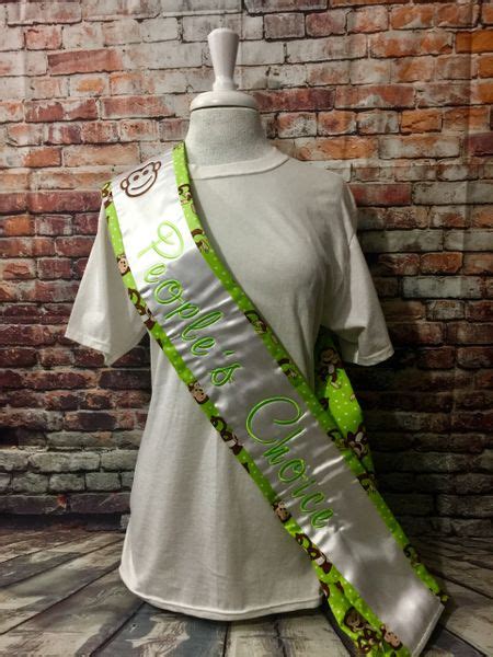 Black Swan National Embroidery Font