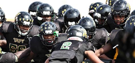 Cincinnati Elder football rolls over St. Xavier in packed Pit Sept. 23