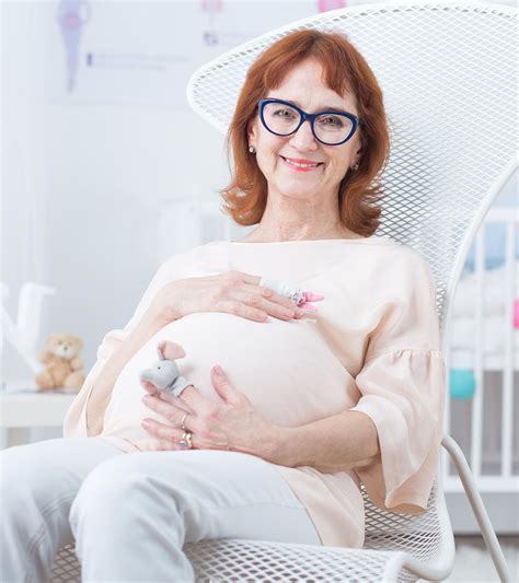 Getting Pregnant At 40: Benefits, Risks, And Useful Tips