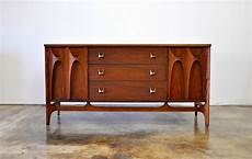 madia credenza select modern broyhill brasilia credenza buffet madia credenza select modern broyhill brasilia credenza buffet