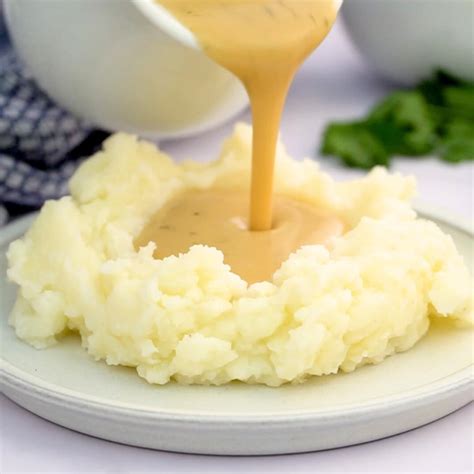 Simple Chicken Gravy from Scratch