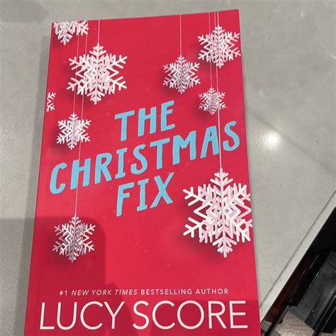 The Christmas Fix by Lucy Score, Paperback | Pangobooks