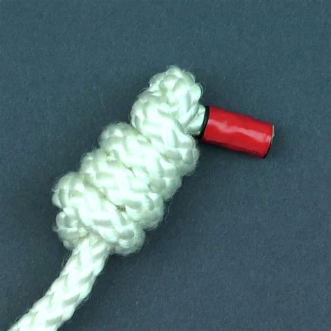 How To Tie A Heaving Line Knot