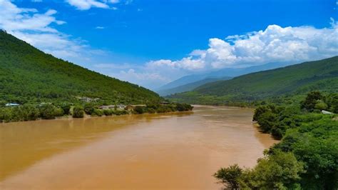 Sapne Mein Pani Dekhna: सपने में इस तरह का पानी देखने का क्‍या है मतलब