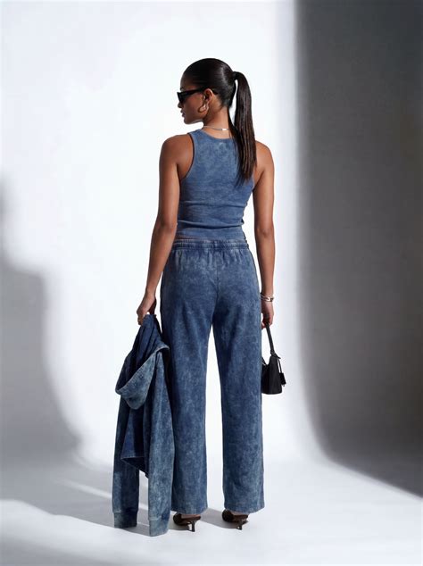 Junne — Considered Loungewear · Cord Sets, Ribbed Tops & Cotton Layers