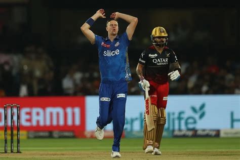 "Pat Cummins and Mitchell Starc could be 2 bowlers that Mumbai Indians ...