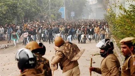 No bullet fired by police during protests at Jamia: MHA officials ...