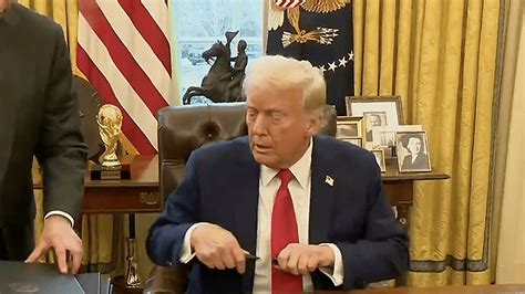 'Delay, whine, lie, blather, wince, repeat': Latest Trump question time ...