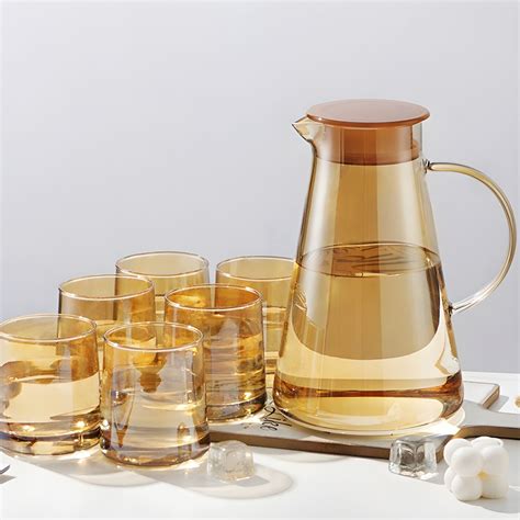 Glass Drink Pitcher with Lid, Perfect for Single Beverage Can - Clear ...