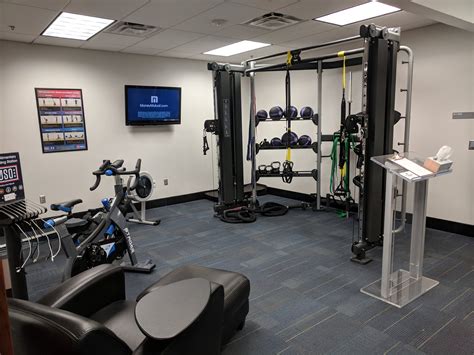 DFW USO at Gate B47 - nicest one I've been in in a decade : r/AirForce