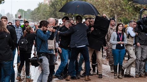 Tres detenidos por los graves altercados durante la visita de los Reyes ...