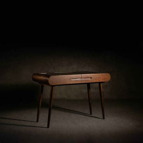 Loop Work Table - I MEAN DESIGN