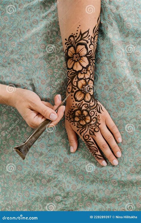 Henna Flower Designs For Hands