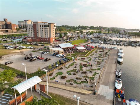 Oliver’s Bayfront Mini Golf