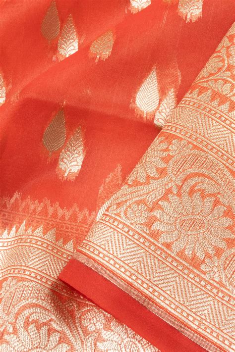 Shop Pure Handloom Sarees Online - Handwoven Fabrics – Avishya.com