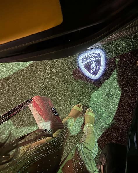 Ara Queen Bae's feet