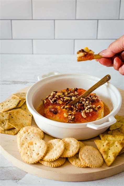 Baked Brie With Red Pepper Jelly (Easy Appetizer Recipe) - Coastal ...