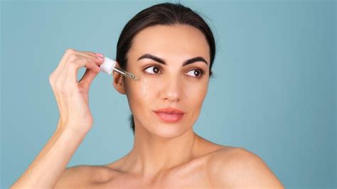 सर्दियों में रेटिनॉल इस्तेमाल करने का सही तरीका | Retinol Uses in ...