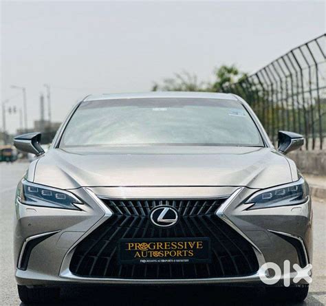 Lexus ES 300h Luxury, 2023, Petrol - Cars - 1810967124